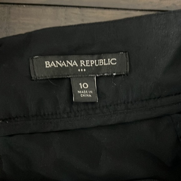 BANANA Republic Black Skirt with Zipper Slit on the side Size 10 - Picture 9 of 11